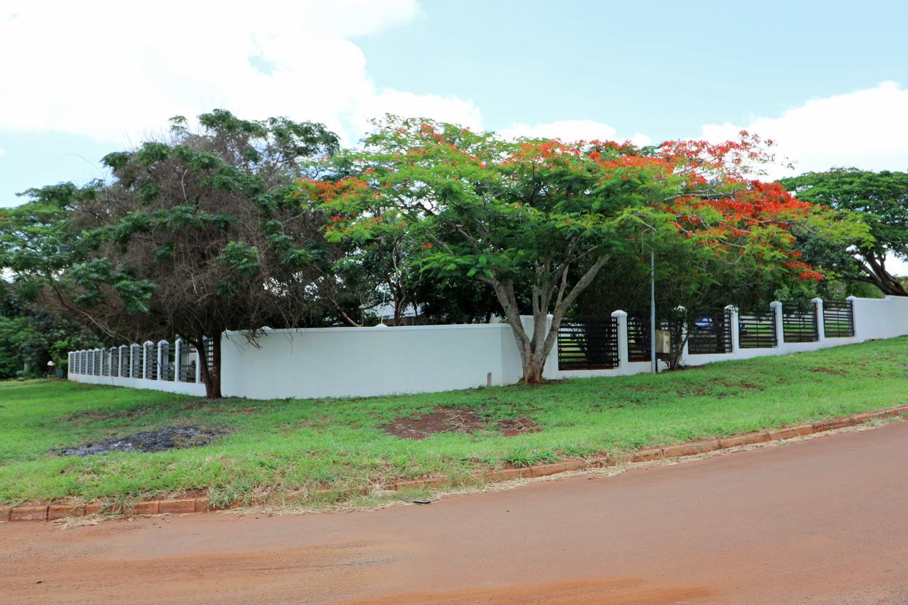 Msitu Kwetu Lodge & Safaris Hluhluwe Bagian luar foto