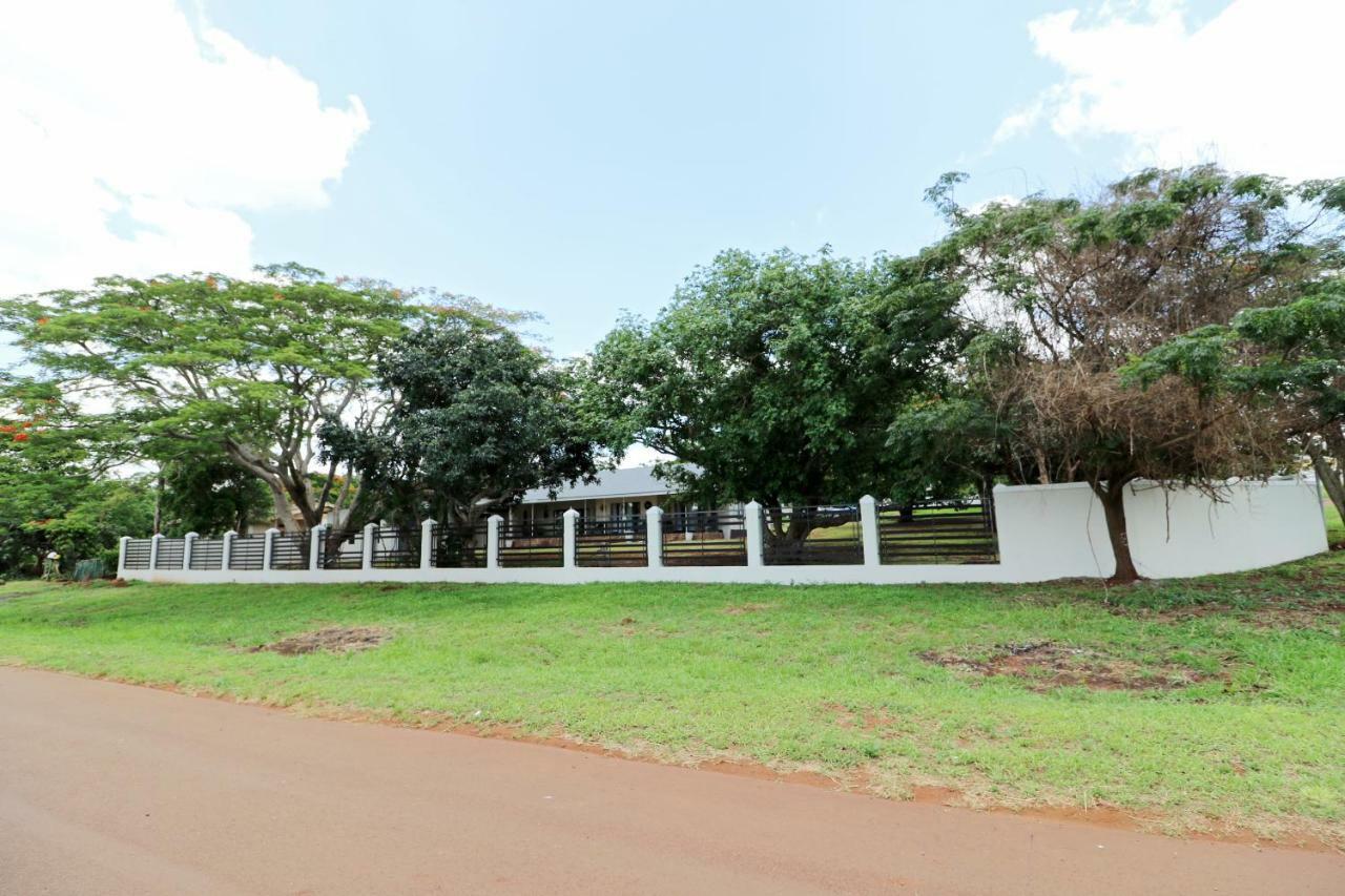 Msitu Kwetu Lodge & Safaris Hluhluwe Bagian luar foto